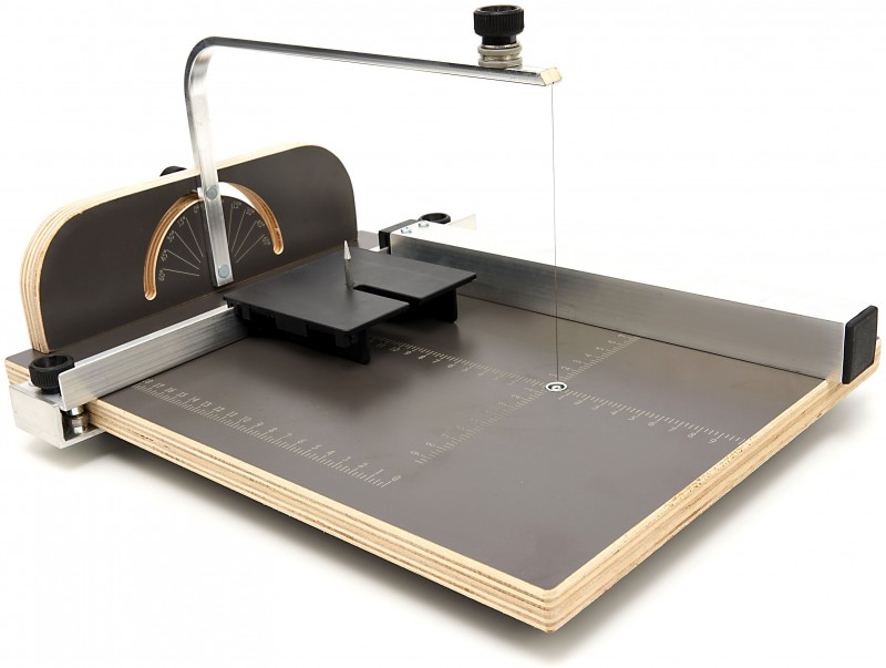 HBM piepschuimsnijder 18 W verstelbaar en kantelbaar, snijhoogte 154 mm, 400 °C, 230 V
