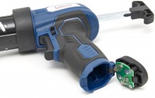HBM elektrische kitspuit op batterijen, 300 kg extrusiekracht, 70 mm/min, 4x AA, 900 g, 4 uur werktijd