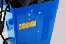 HBM verrijdbare starthulp en acculader 230 V 12-24 V 500 A 75 A 9000 W
