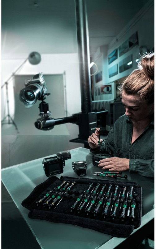 Wera Kraftform micro-schroevendraaierset, set met sleufkop, Philips, Torx, dop en zeskant, incl. opbergkoffer
Wera Kraftform micro-schroevendraaierset, set met sleufkop, Philips, Torx, dop en zeskant, incl. opbergkoffer