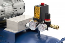 HBM olievrije stille compressor 90 liter, low noise, 2250 W, 230 V, 8 bar, verrijdbaar
