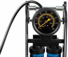 HBM professionele voetpomp met dubbele cilinder en manometer 9 bar, 8 bar set, bar/psi, 30 x 14 x 8 cm, 2 kg