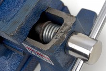 HBM Profi Bankschroef met Draaibaar Onderstel, Maximale Klembreedte 100 mm