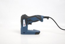 HBM Elektrische Tacker 45 W Inclusief 400 Nieten en 100 Spijkers 14 mm Nietjes, 15 mm Spijkers HBM Elektrische Tacker 45 W Inclusief 400 Nieten en 100 Spijkers 14 mm Nietjes, 15 mm Spijkers