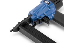 HBM pneumatische spijkertacker, nietmachine