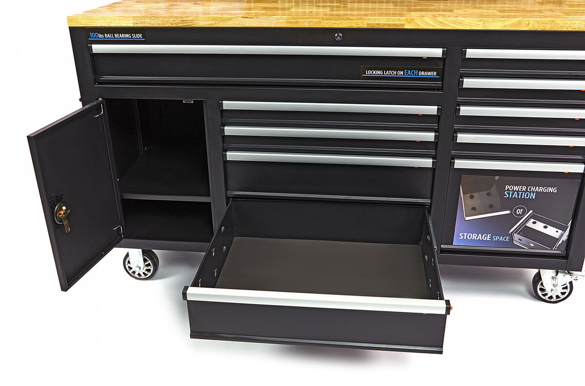  HBM 158 cm. 10 laatikkotyöpöytä ovella ja takaseinällä