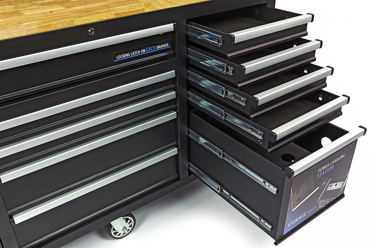  HBM 158 cm. 10 laatikkotyöpöytä ovella ja takaseinällä