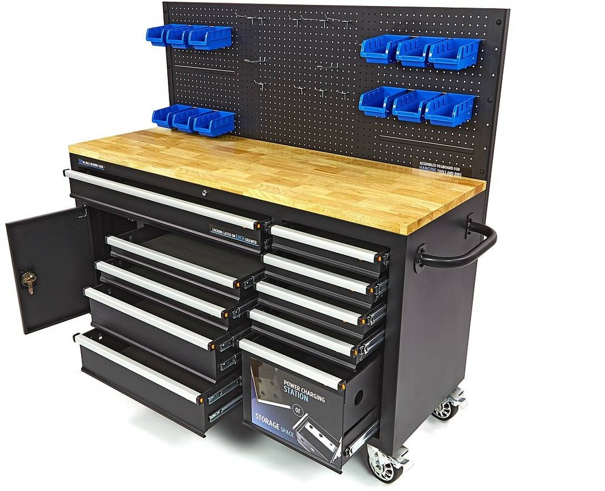  HBM 158 cm. 10 laatikkotyöpöytä ovella ja takaseinällä