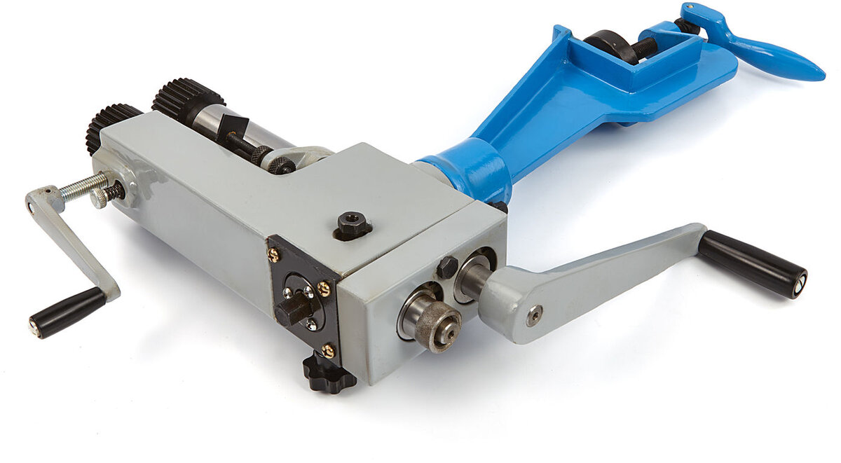 HBM RM 8 Schmiede- und Falzmaschine