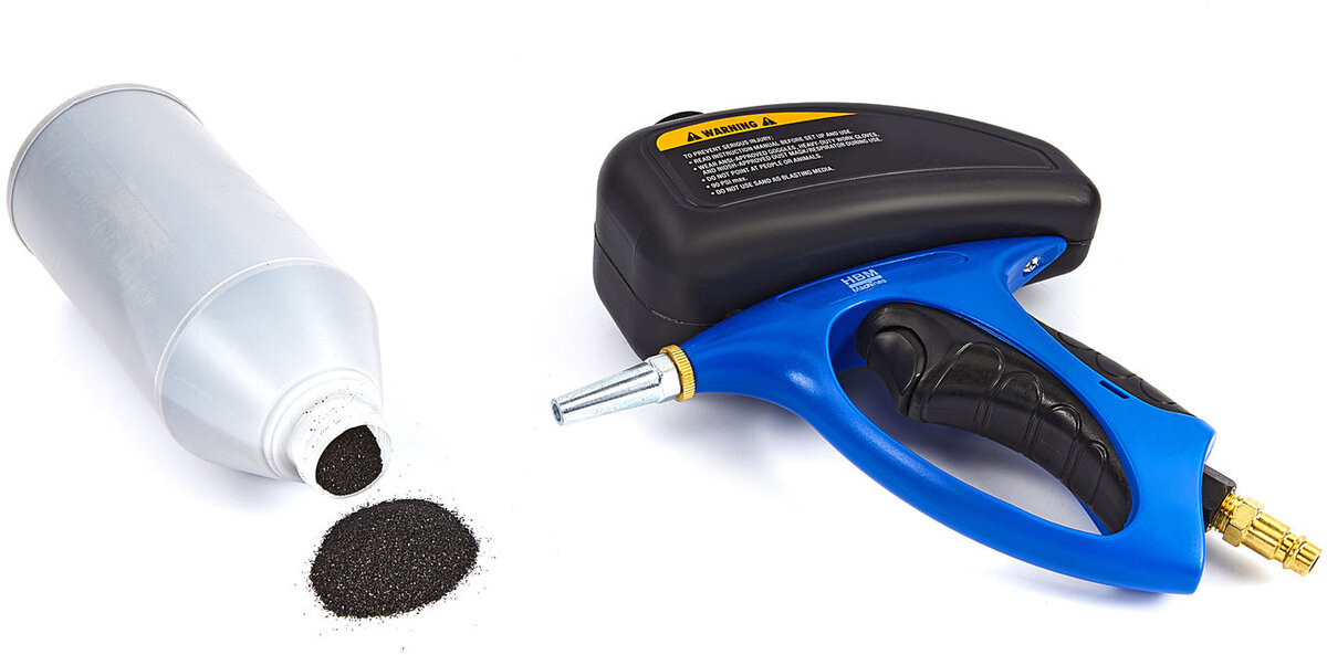 HBM Spot Blasting Gun, inkludert 2 kg Gritt og 2 dyser HBM Spot Blasting Gun, inkludert 2 kg Gritt og 2 dyser