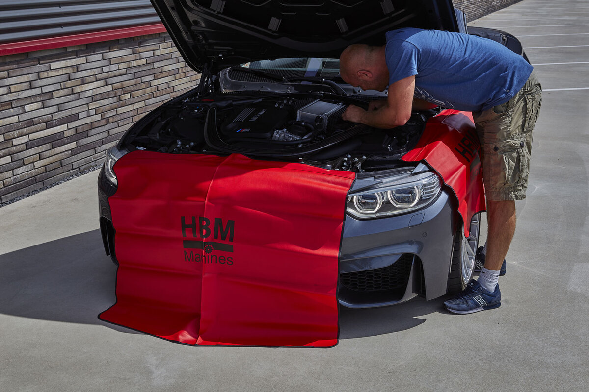 HBM magnetic fender protector 79 x 59 cm