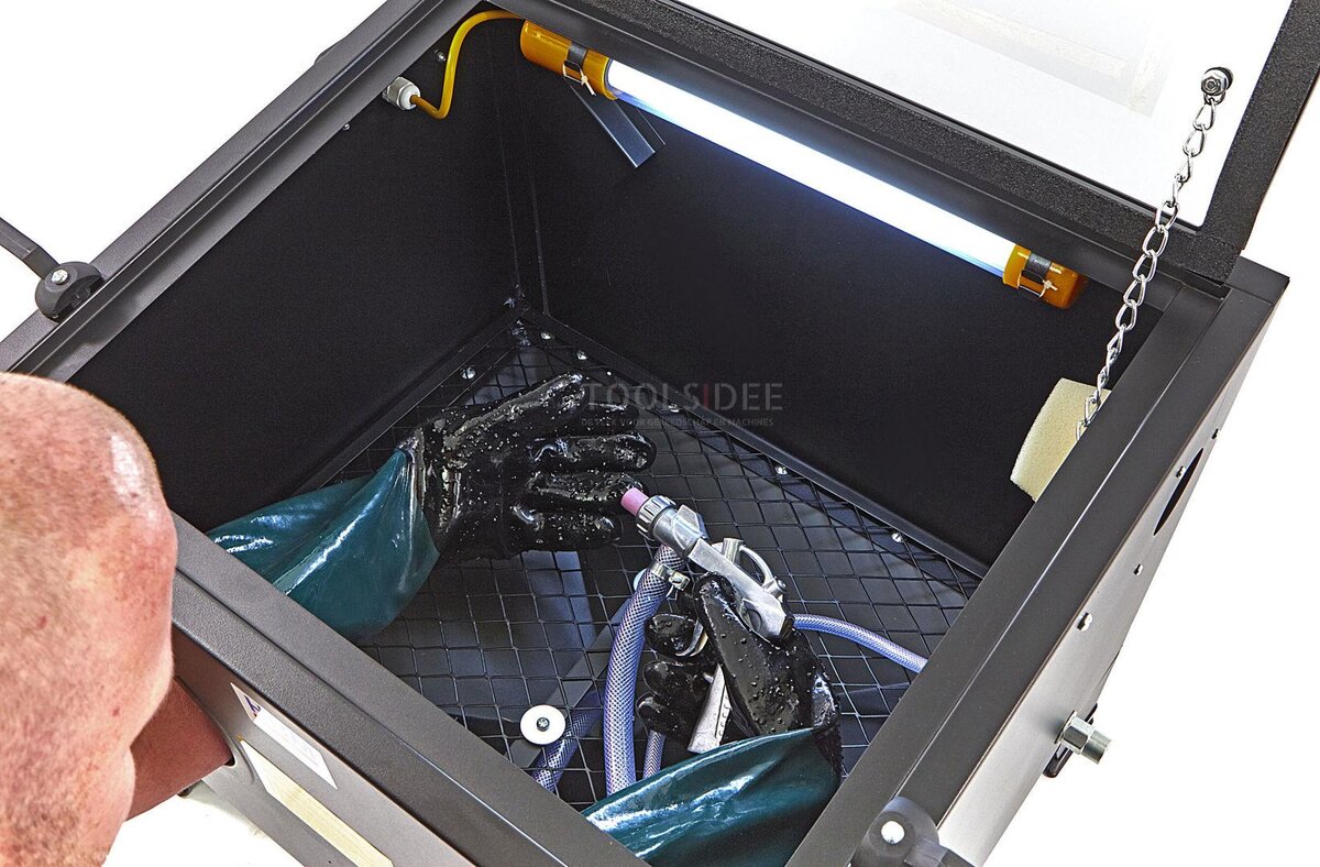 HBM SBC 90 Blast Cabin musta